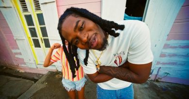 Elastic Girl – 1T1 feat. Aknose